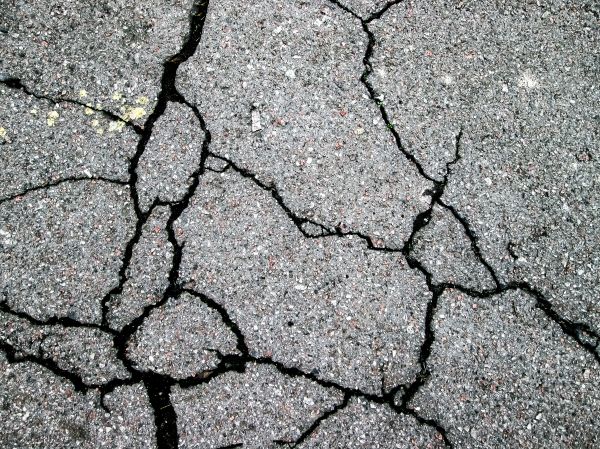 Cost of Driveway Crack Filling in Seattle